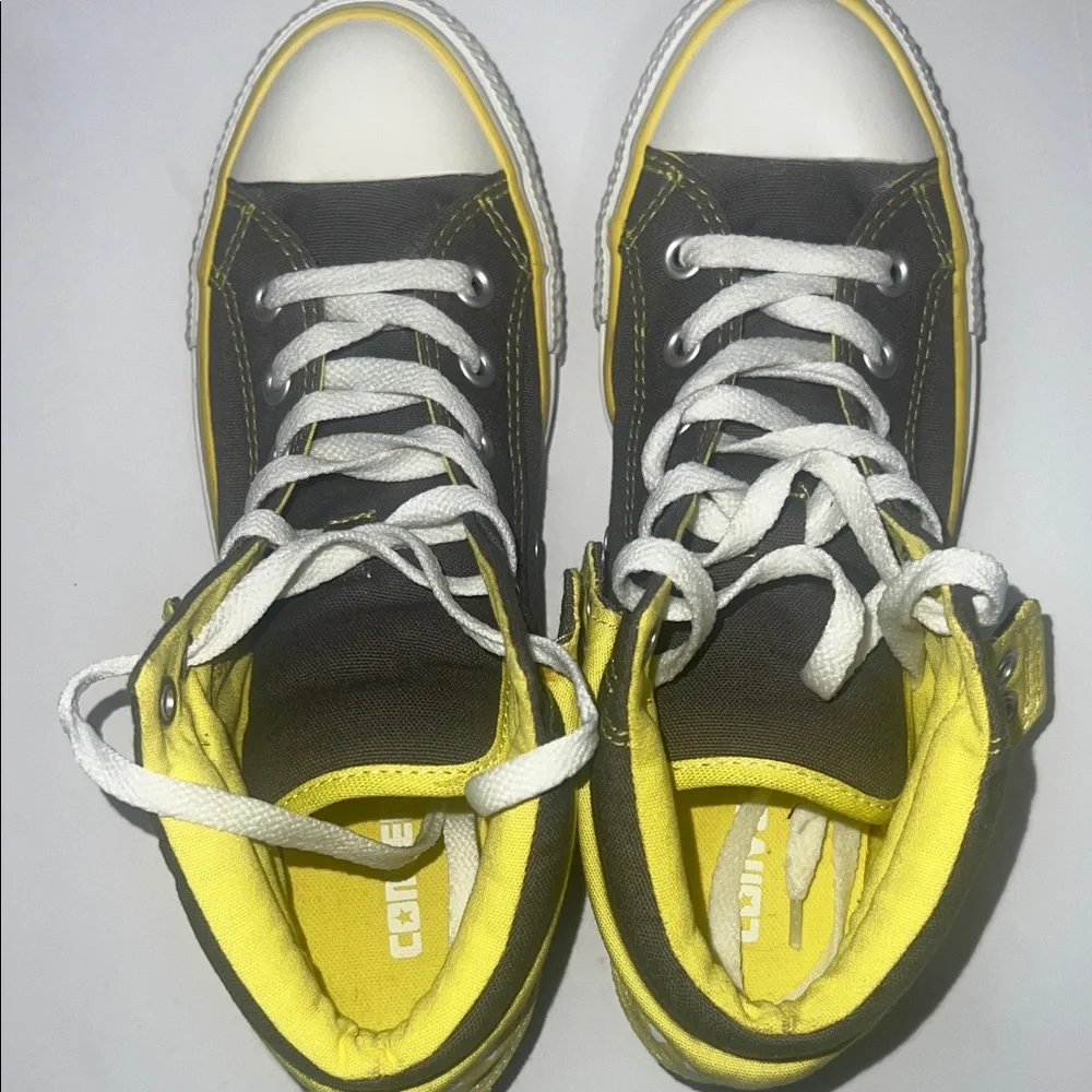 Youth Converse High Tops size 6Y - Picture 7 of 9